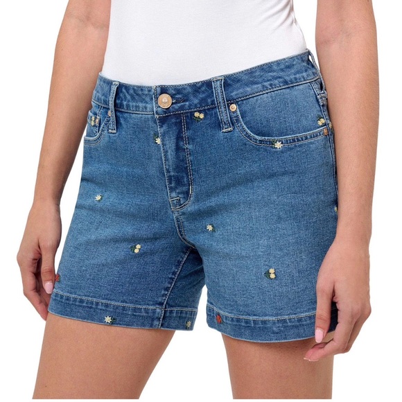 Seven7 Pants - Seven7 NWT Weekend Jean Shorts with Embroidered Floral Design- 6- Retail:$59